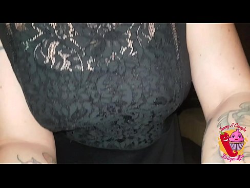 ❤️ Uma meia-irmã ordinária dá-lhe um broche e espanhol ❤❌ Sexo vídeo em nós ☑