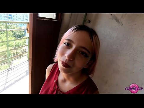 ❤️ Estudante Sensual Chupa um Estranho no Outback - Cum On His Face ❤❌ Sexo vídeo em nós ☑
